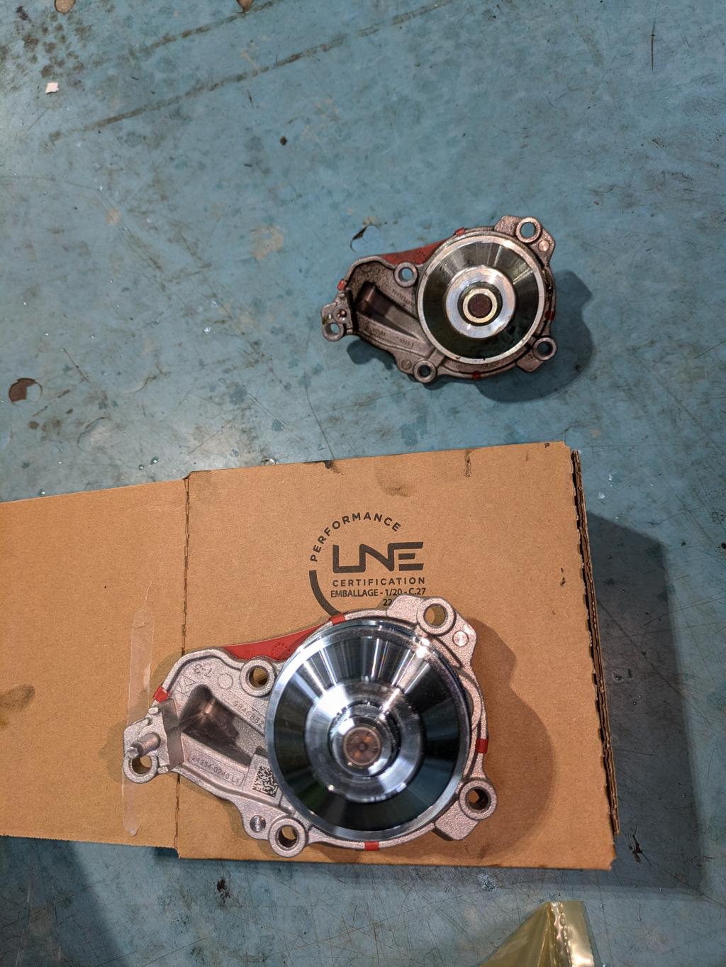 ウォーターポンプの破損や漏れについて。