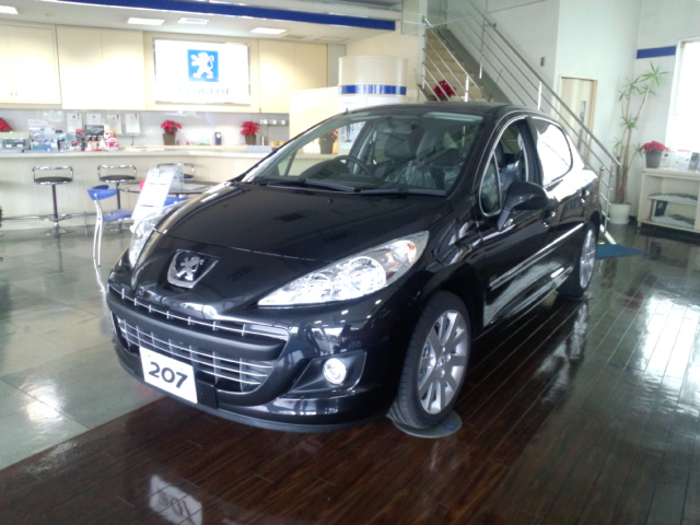 207Sportiumの黒ですよ☆★
