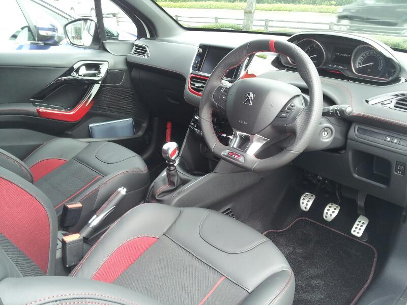 熱い車整いました