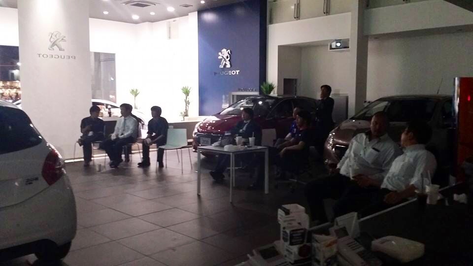 ショールームサッカー観戦！