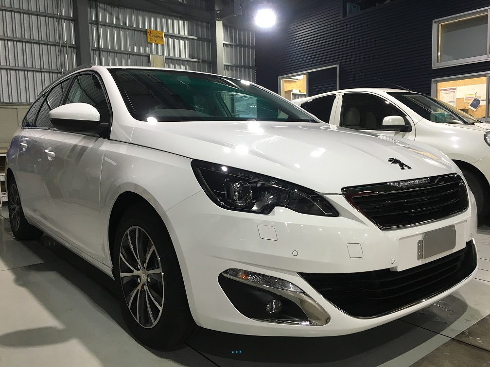 ボディコーティング施工の様子　Y様　プジョー308SW