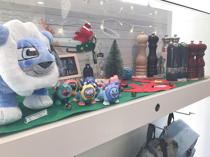 アクセサリーコーナー X'masバージョンにしました。