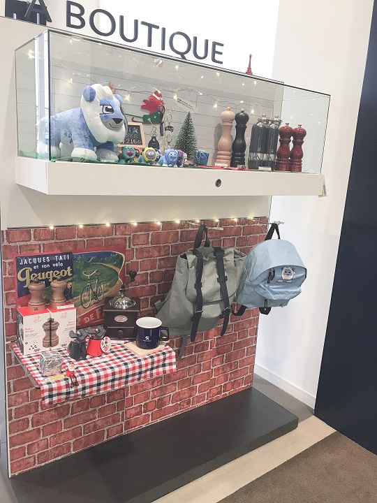 アクセサリーコーナー X'masバージョンにしました。