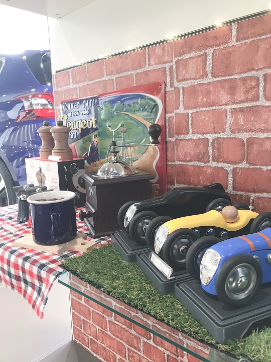 アクセサリーコーナー X'masバージョンにしました。