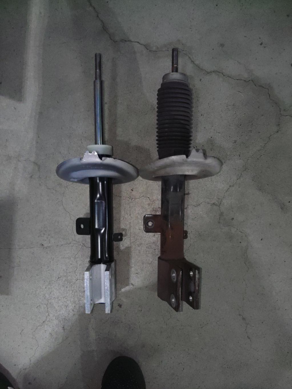 フロントサスペンション異音