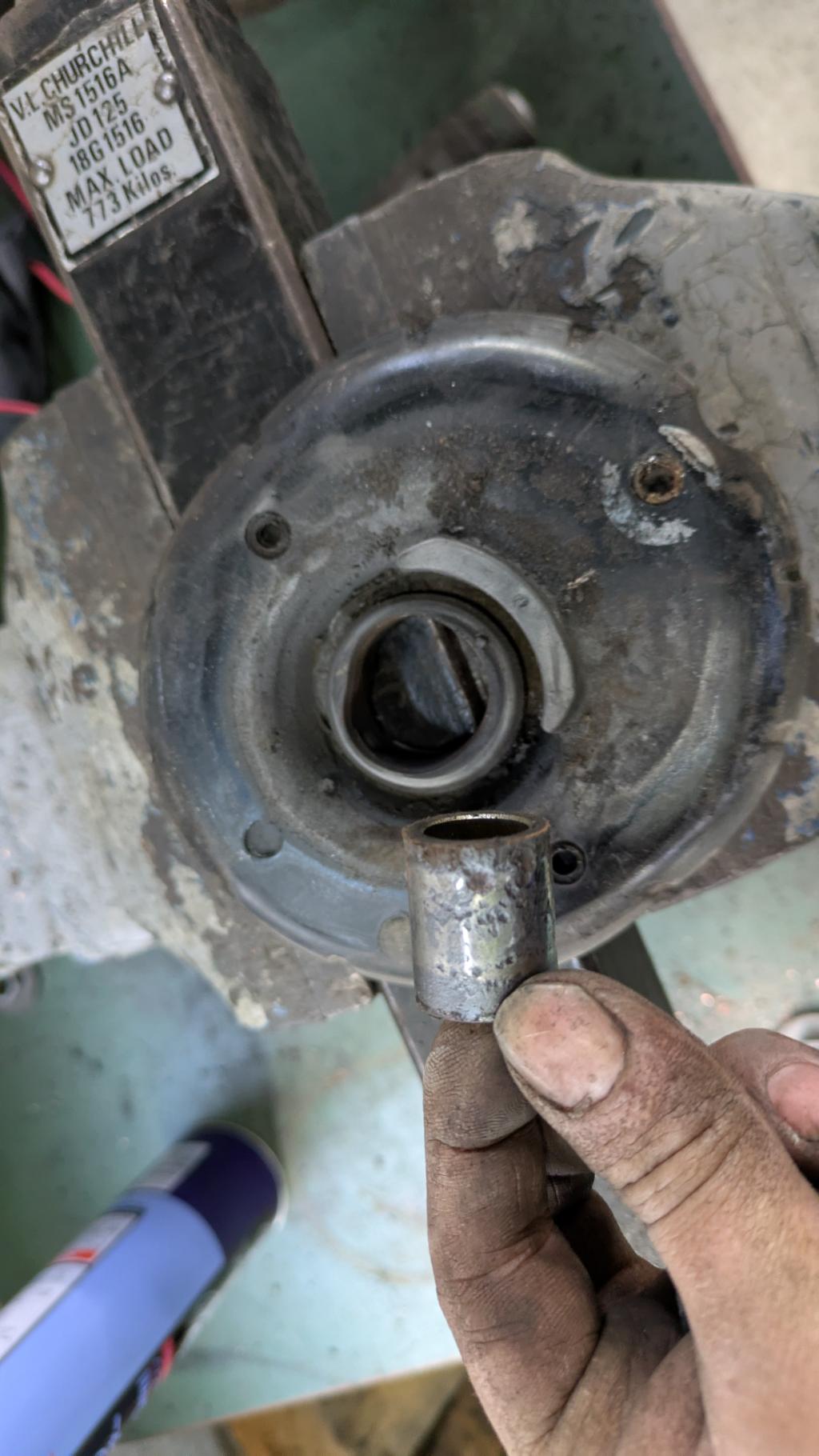 フロント足廻りギシギシ音と振動