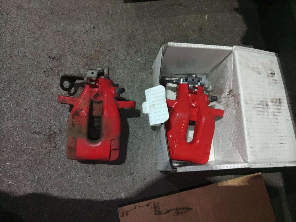 リアブレーキパッド片減り